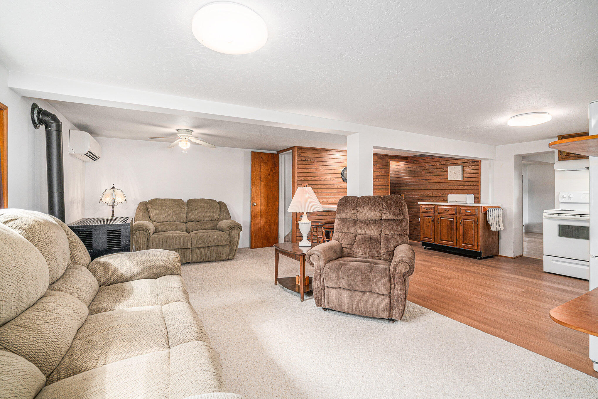 Sturgis, Michigan 49091, United States, 4 Bedrooms Bedrooms, ,2 BathroomsBathrooms,Residential,Active,205224