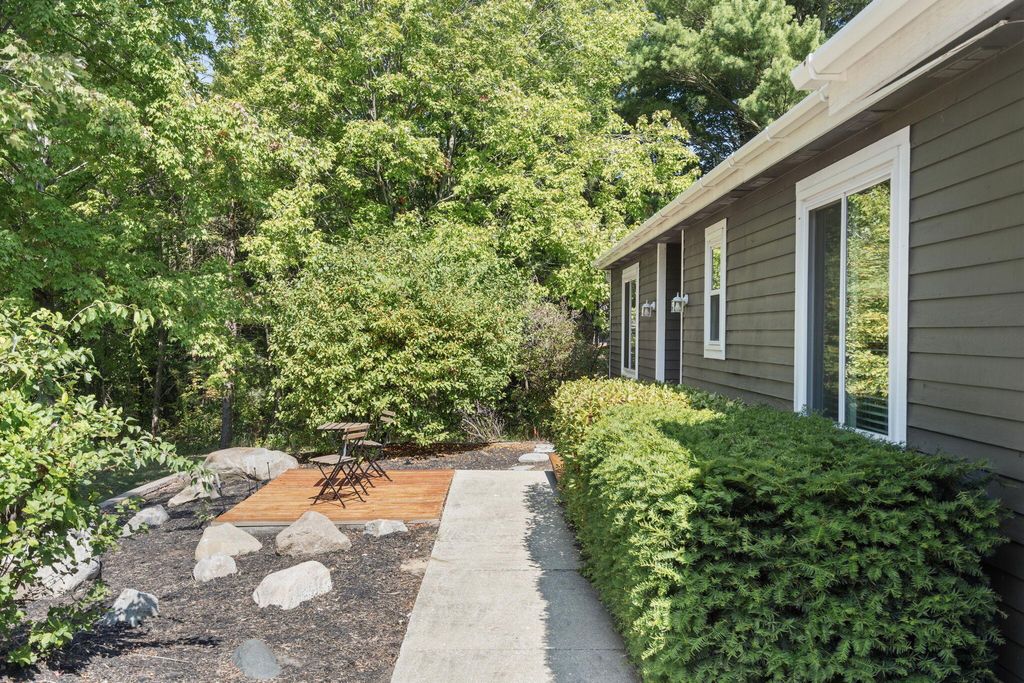 Photo of 3861 64th Street, Holland, MI 49423 (MLS # 25048157)