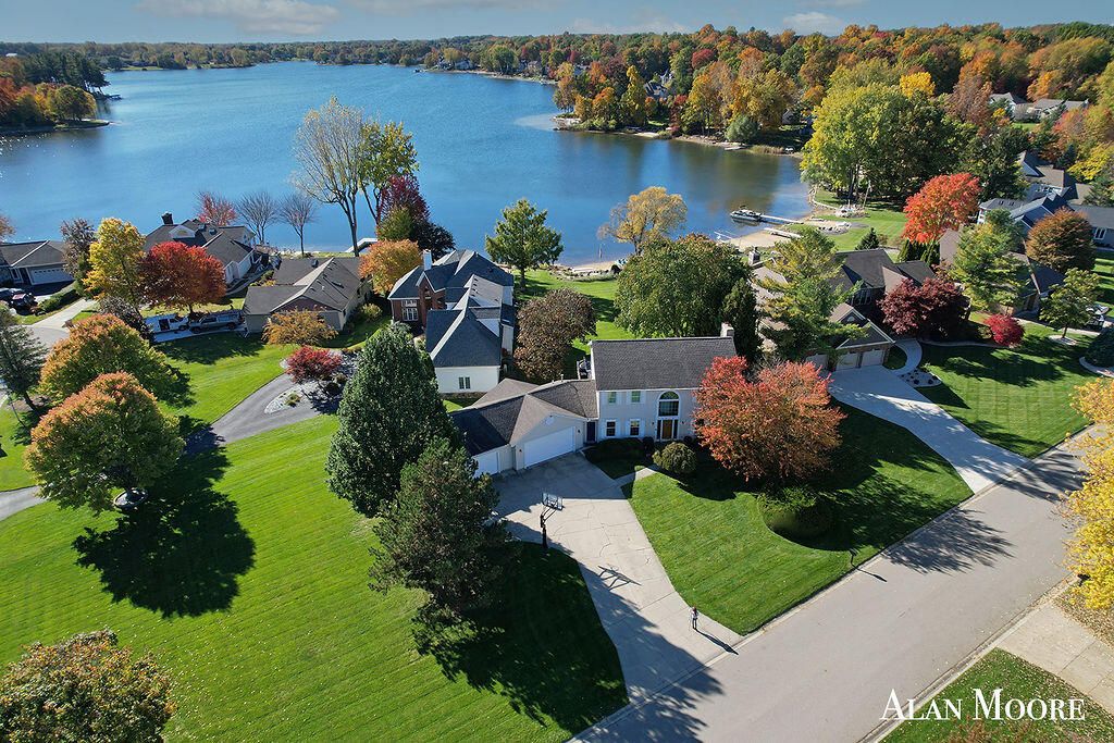 Photo of 6574 Gran Via Drive NE, Rockford, MI 49341 (MLS # 25058668)