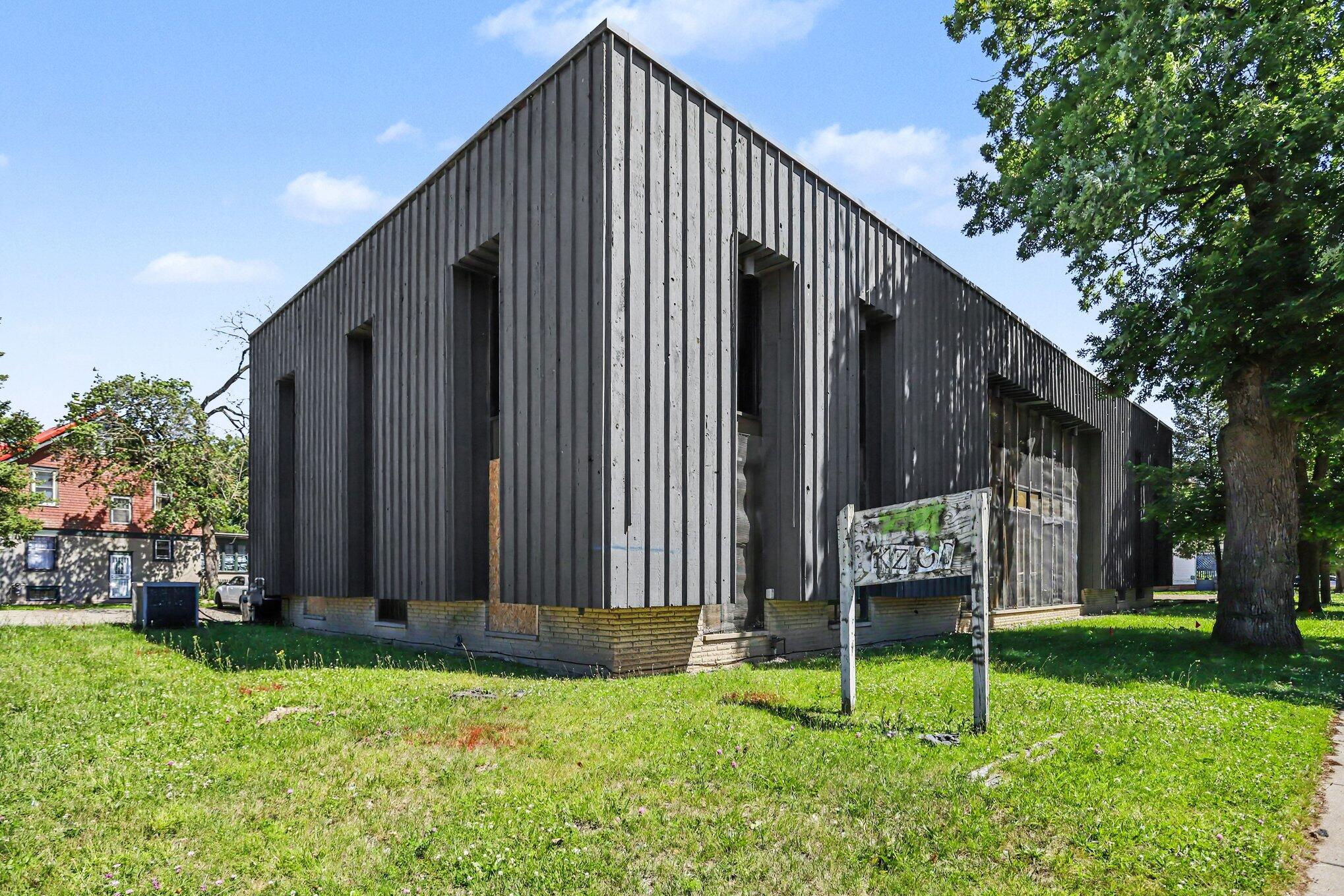 Photo 1 of 15 — 1511 Portage Street, Kalamazoo, MI 49001