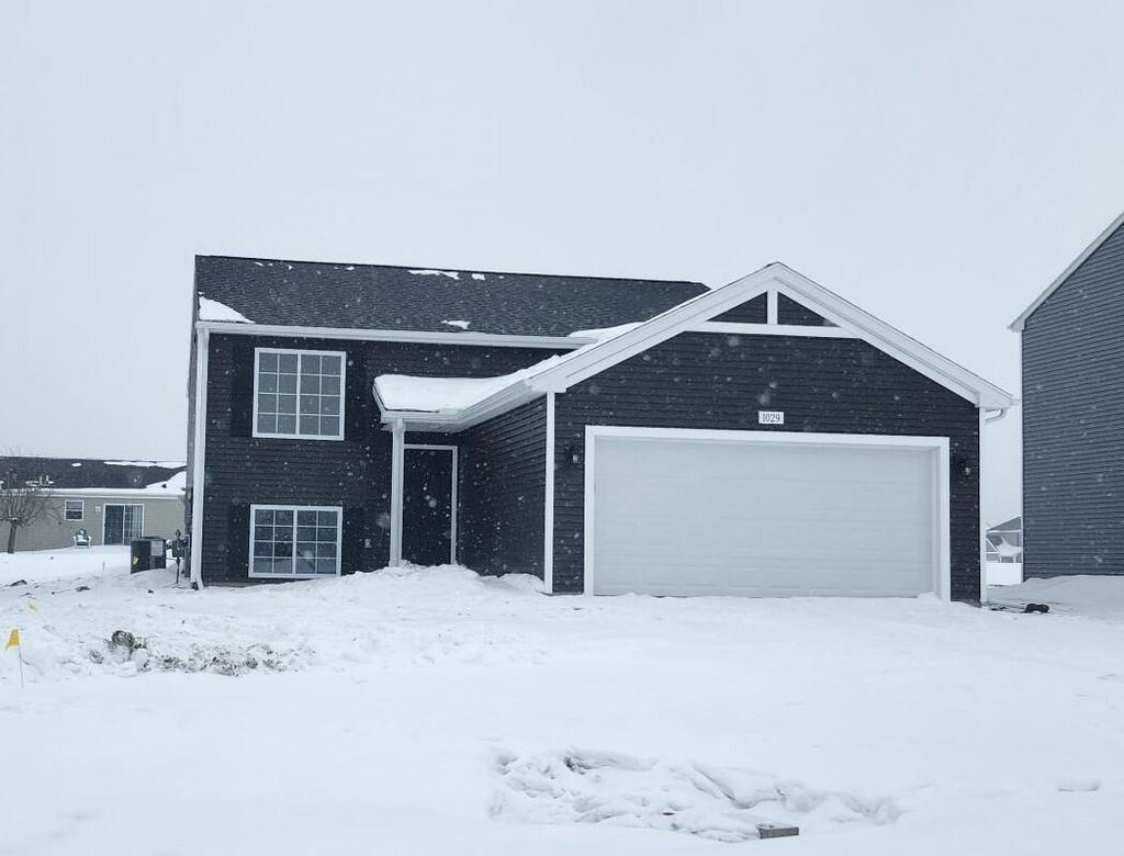 Photo of 1029 Foxglove Avenue, Vicksburg, MI 49097 (MLS # 26005681)