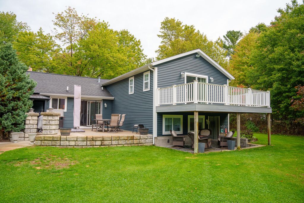 Photo of 4661 W River Road, Muskegon, MI 49445 (MLS # 25052100)