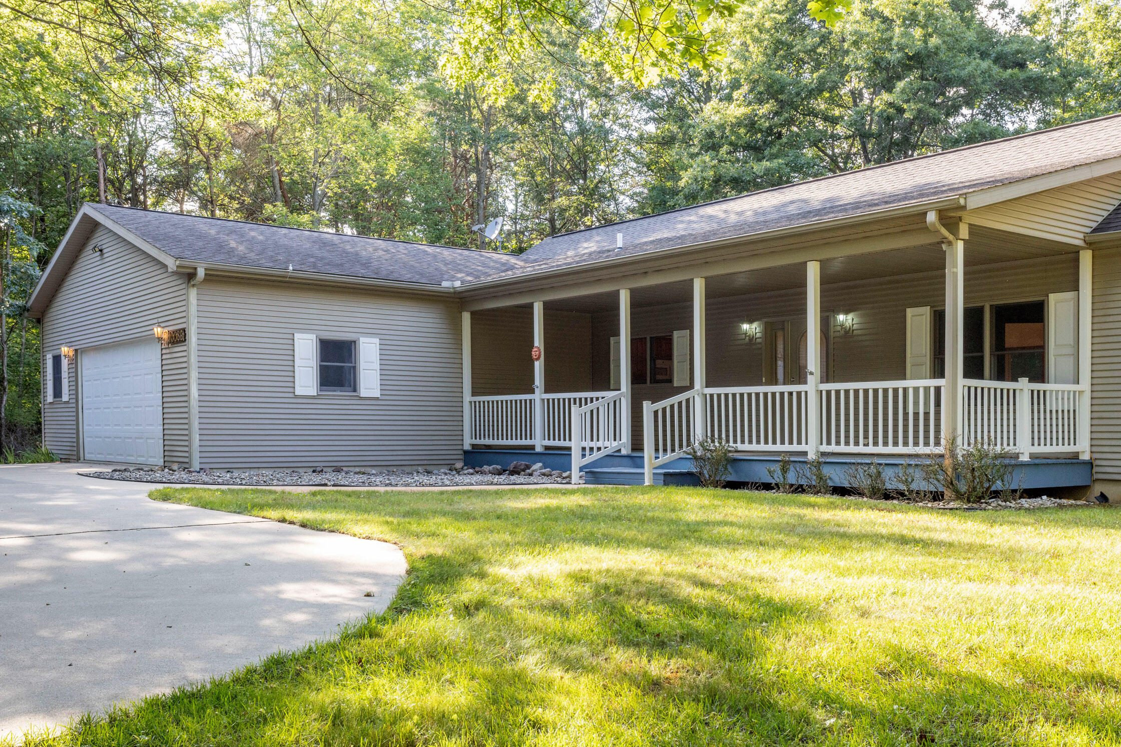 10086 Hawthorne Lane