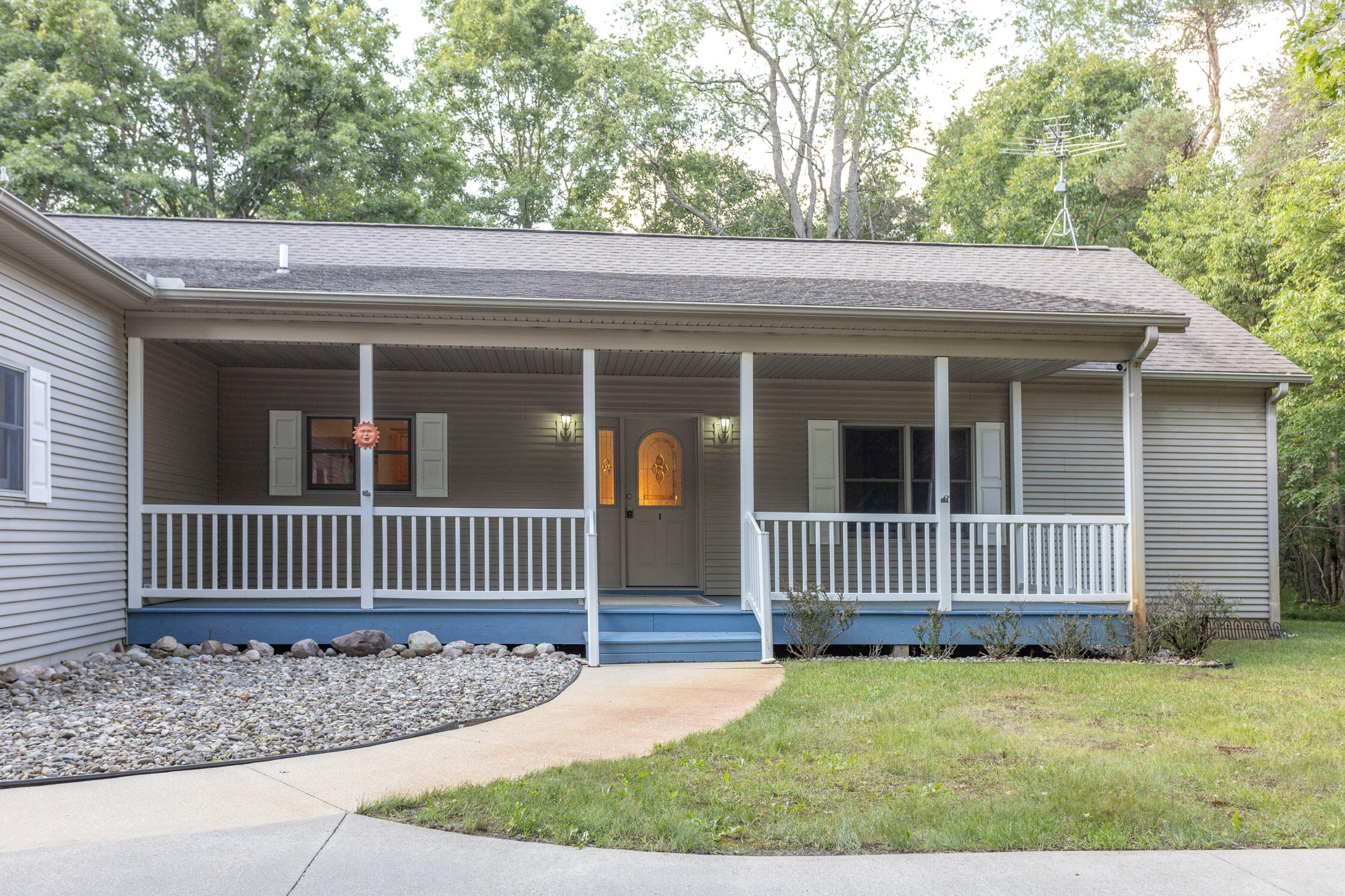 10086 Hawthorne Lane
