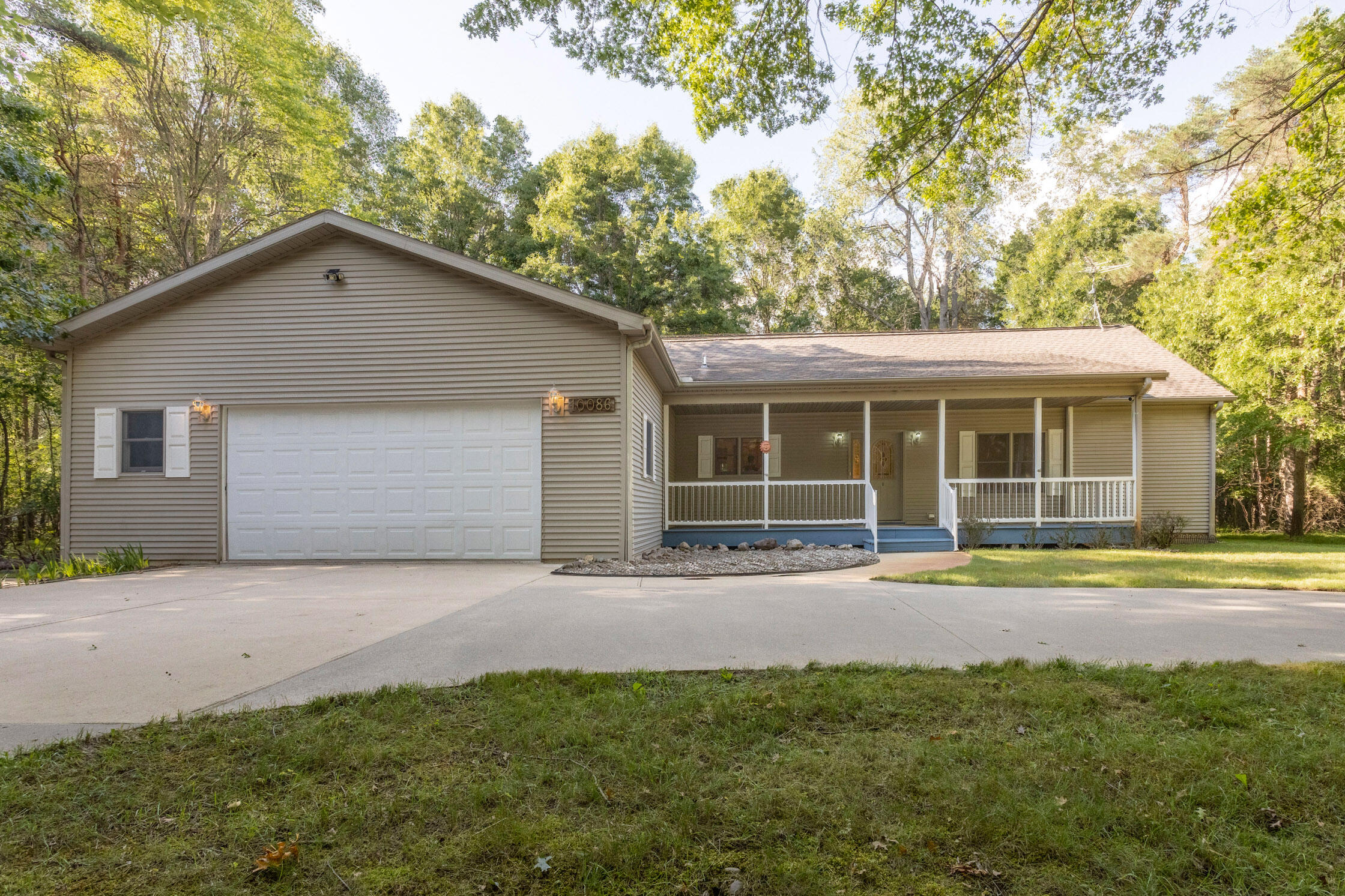 10086 Hawthorne Lane