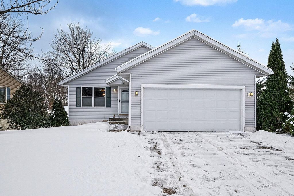 Photo of 205 McConnell Avenue, Muskegon, MI 49445 (MLS # 26000204)