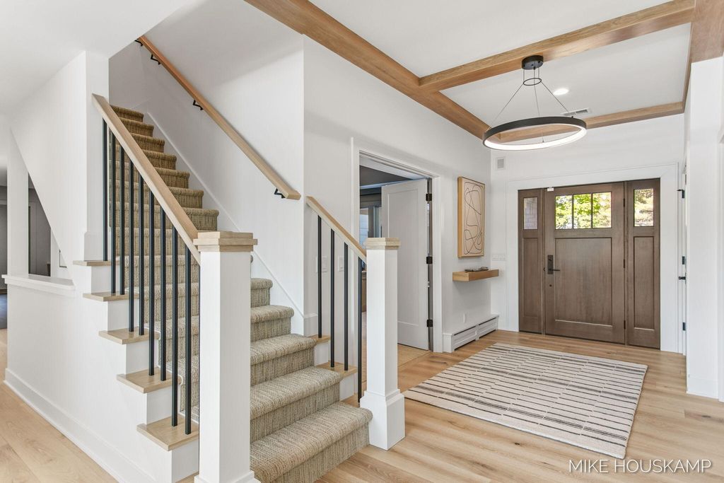 Photo of 15945 Orchard Point Drive, Spring Lake, MI 49456 (MLS # 26021713)