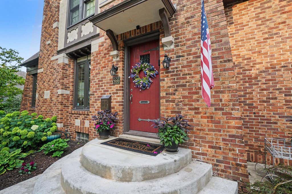 Photo of 566 Lawndale Court, Holland, MI 49423 (MLS # 26042384)