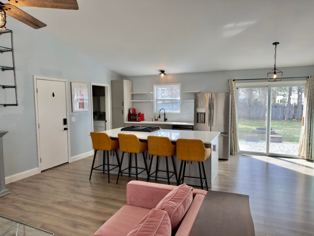 Photo of 15577 Pine Street, Grand Haven, MI 49417 (MLS # 26012645)