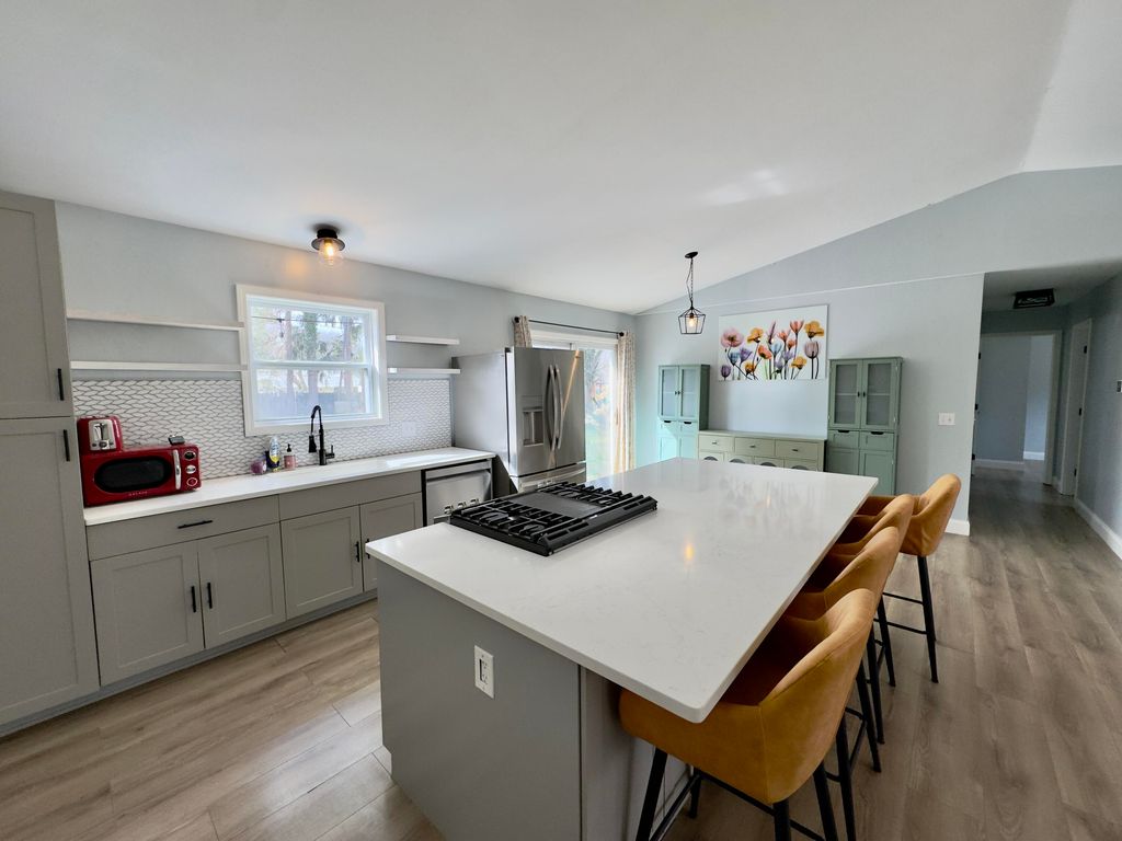 Photo of 15577 Pine Street, Grand Haven, MI 49417 (MLS # 26012645)