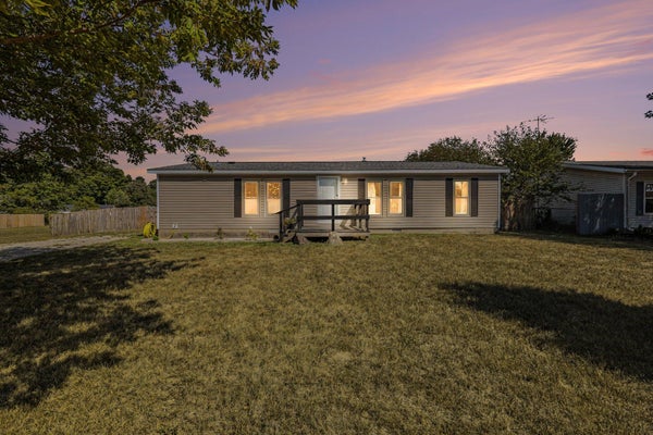 611 LOCUST ST, HOWARD CITY, MI 49329 - Image b2b9d477cf0bb96a7ed41827fa3265e3/4082504760