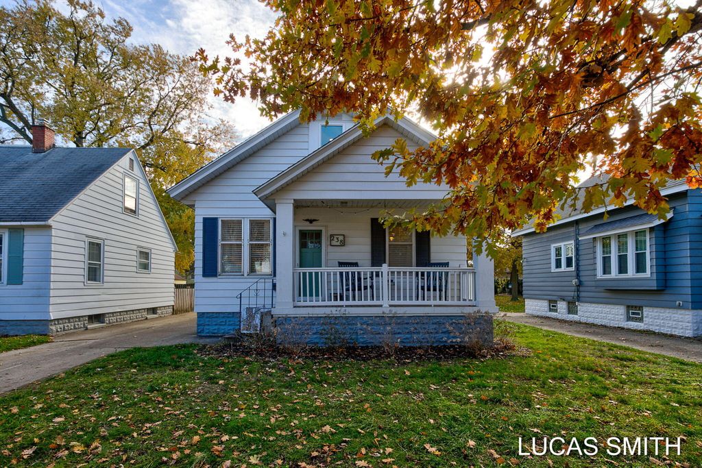 Photo of 238 W 24th Street, Holland, MI 49423 (MLS # 25059939)