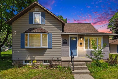 Photo of 1306 27th Street, Manistee, MI 49660 (MLS # 26025680)