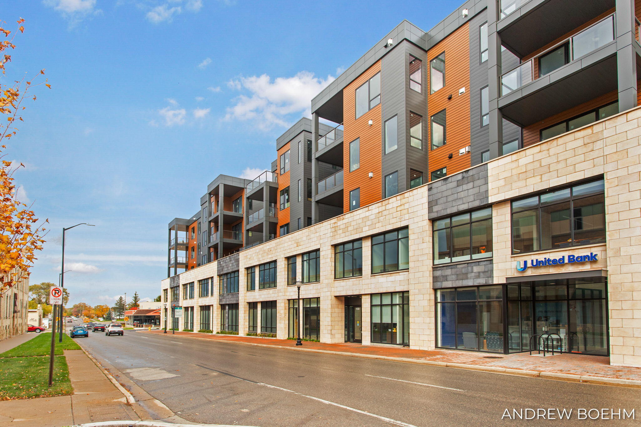 Photo 2 of 33 of 159 S River Avenue 307 condo