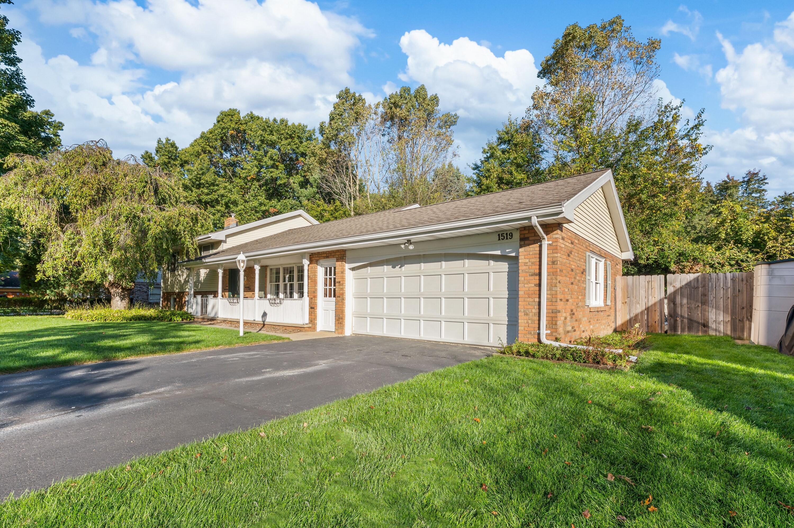 1519 Saint Joseph Circle
