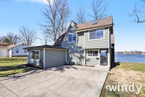 Photo of 8207 Pokagon Road, Watervliet, MI 49098 (MLS # 26009485)