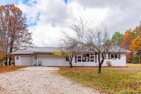 Photo of 11026 W Sidney Road, Gowen, MI 49326 (MLS # 25057016)