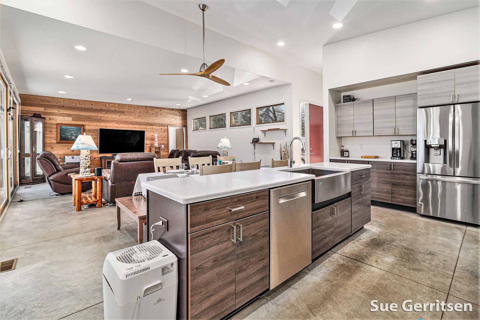 Baldwin, Michigan 49304, United States, 4 Bedrooms Bedrooms, ,2 BathroomsBathrooms,Residential,Pending,87210