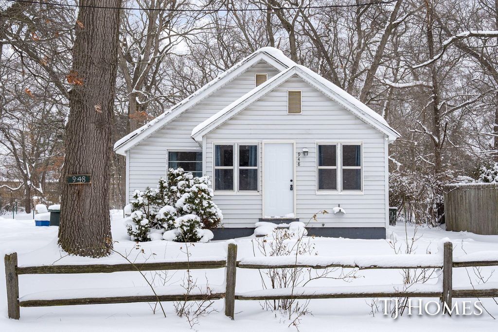 Photo of 948 Becker Road, Muskegon, MI 49445 (MLS # 26002641)