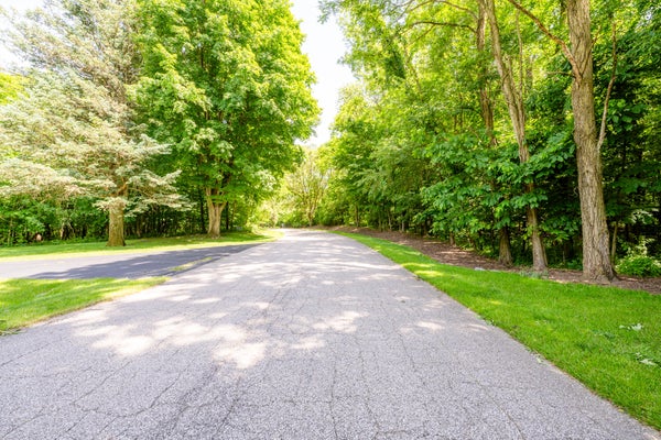 4172 PINEWOOD DR, BENTON HARBOR, MI 49022 - Image b3bfcc9e766b1dad7fa3bb3090f75784/529506525