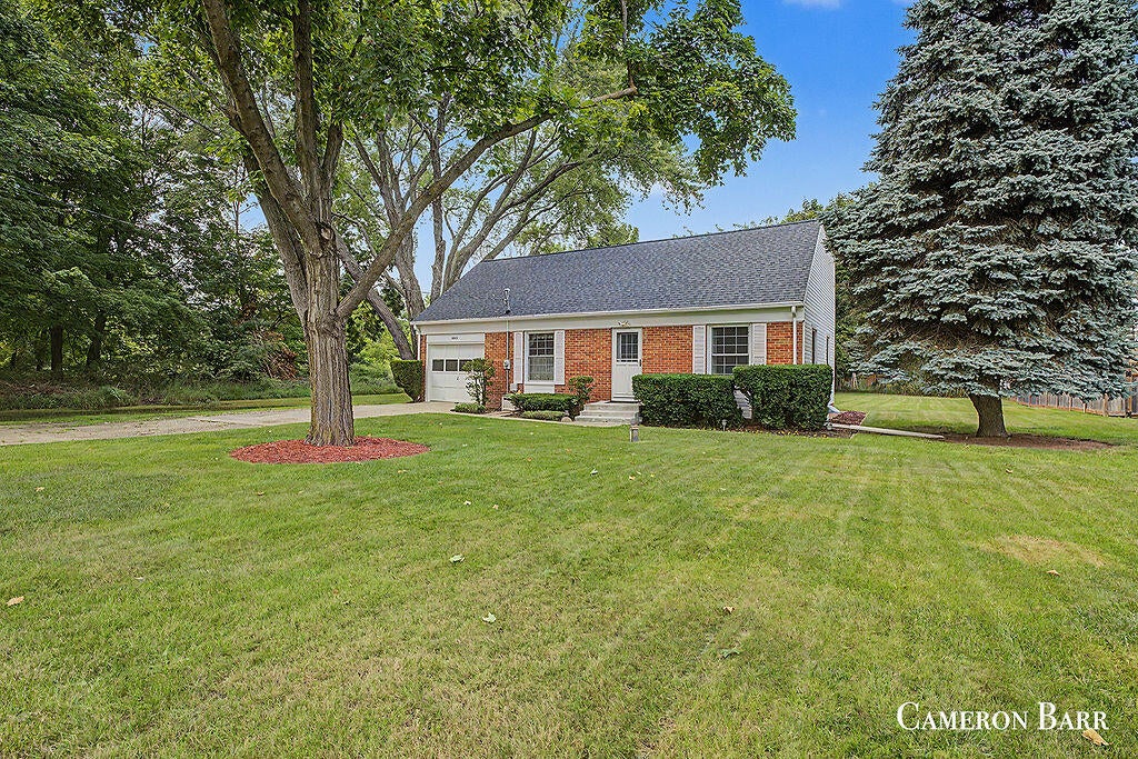 Photo of 6935 Belding Road NE, Rockford, MI 49341 (MLS # 26042312)