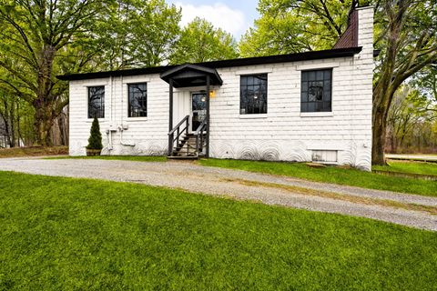 Photo of 10243 Red Arrow Highway, Bridgman, MI 49106 (MLS # 26008550)