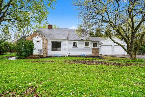 Photo of 5610 Cascade Road SE, Grand Rapids, MI 49546 (MLS # 26019103)