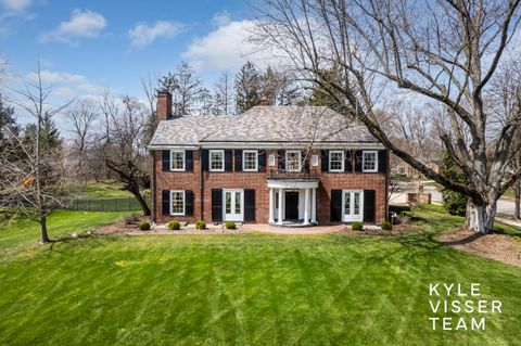 31 Mayfair Drive NE Grand Rapids MI 49503