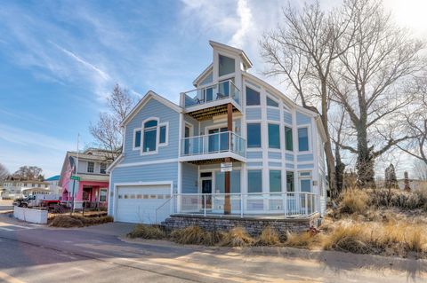 36 LakeShore Drive South Haven MI 49090