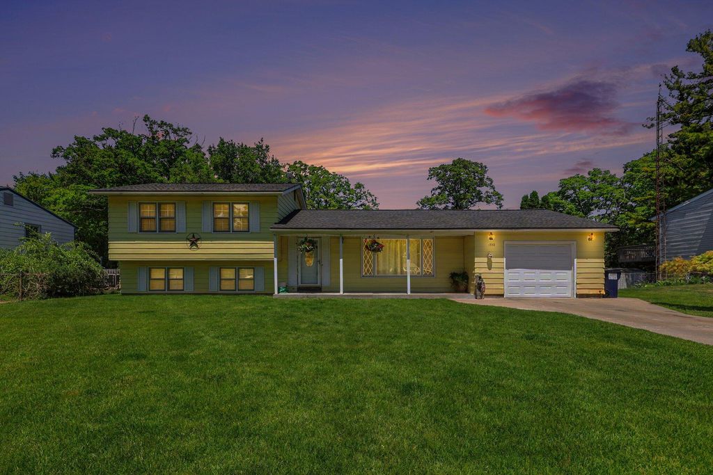 Photo of 1852 Castle Avenue, Muskegon, MI 49441 (MLS # 26027019)