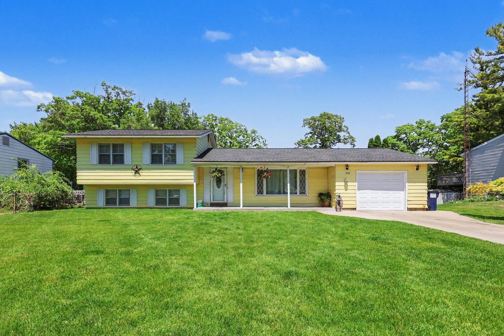 Photo of 1852 Castle Avenue, Muskegon, MI 49441 (MLS # 26027019)