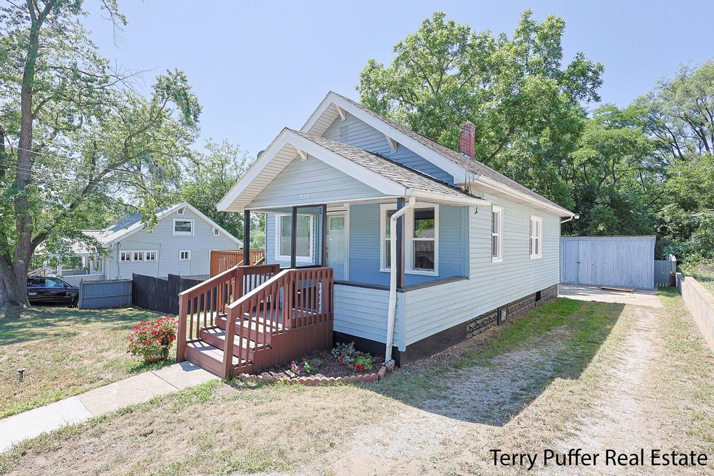 Photo of 539 Alva Street, Muskegon, MI 49442 (MLS # 25039270)