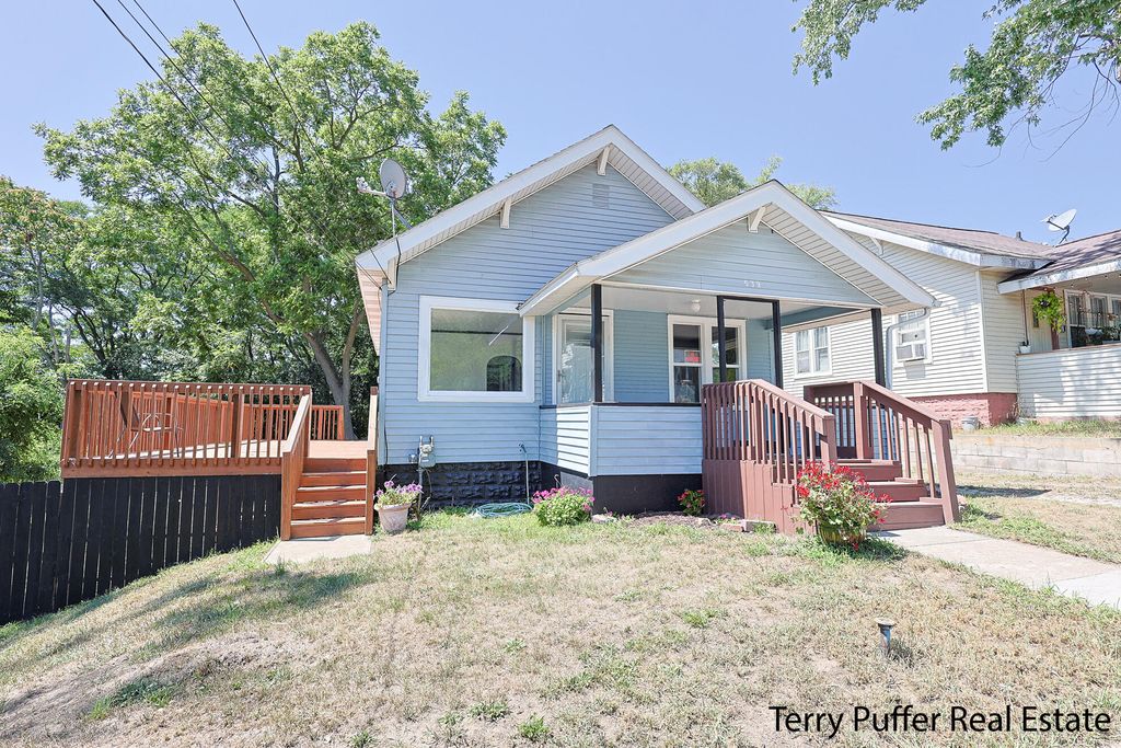 Photo of 539 Alva Street, Muskegon, MI 49442 (MLS # 25039270)