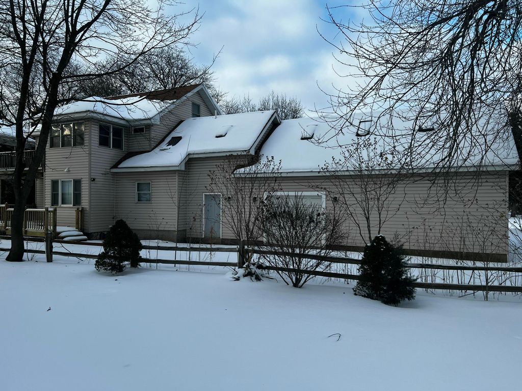 Photo of 1109 S Genesee Drive, Lansing, MI 48915 (MLS # 26005048)