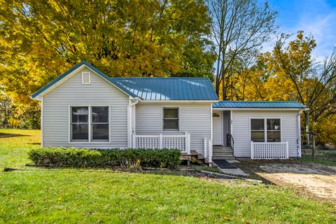 322 S Nursery Street Lawton MI 49065