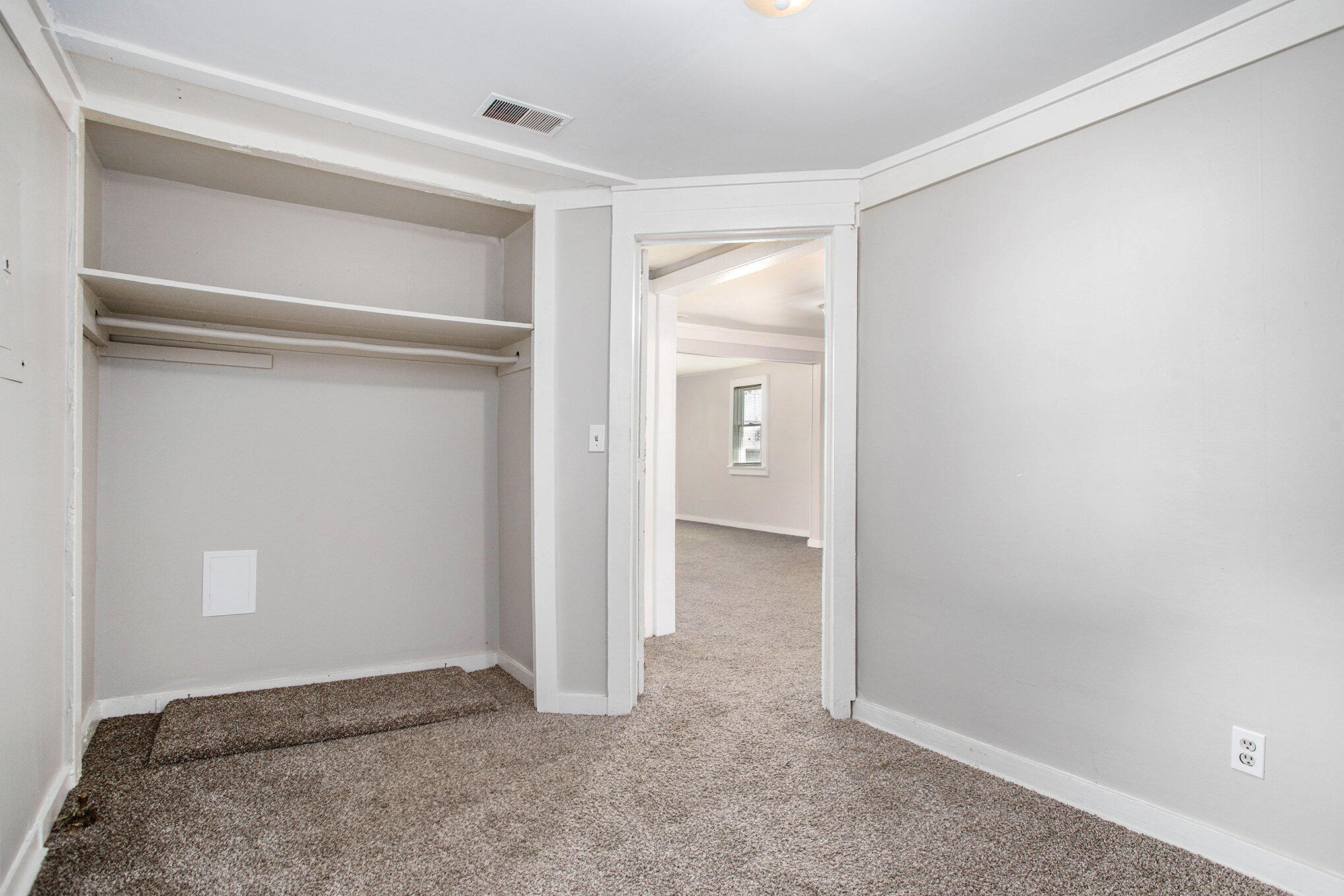 Battle Creek, Michigan 49017, United States, 2 Bedrooms Bedrooms, ,1 BathroomBathrooms,Residential,Active,203849