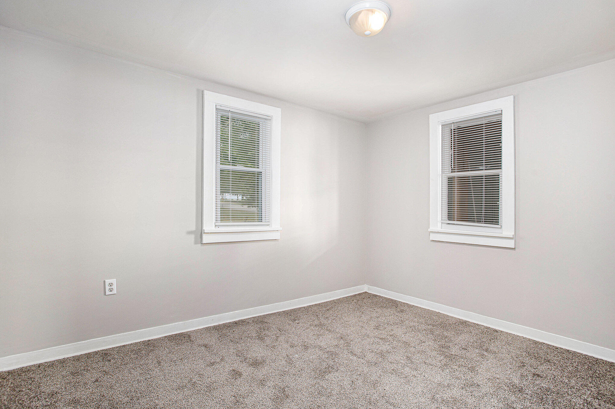 Battle Creek, Michigan 49017, United States, 2 Bedrooms Bedrooms, ,1 BathroomBathrooms,Residential,Active,203849