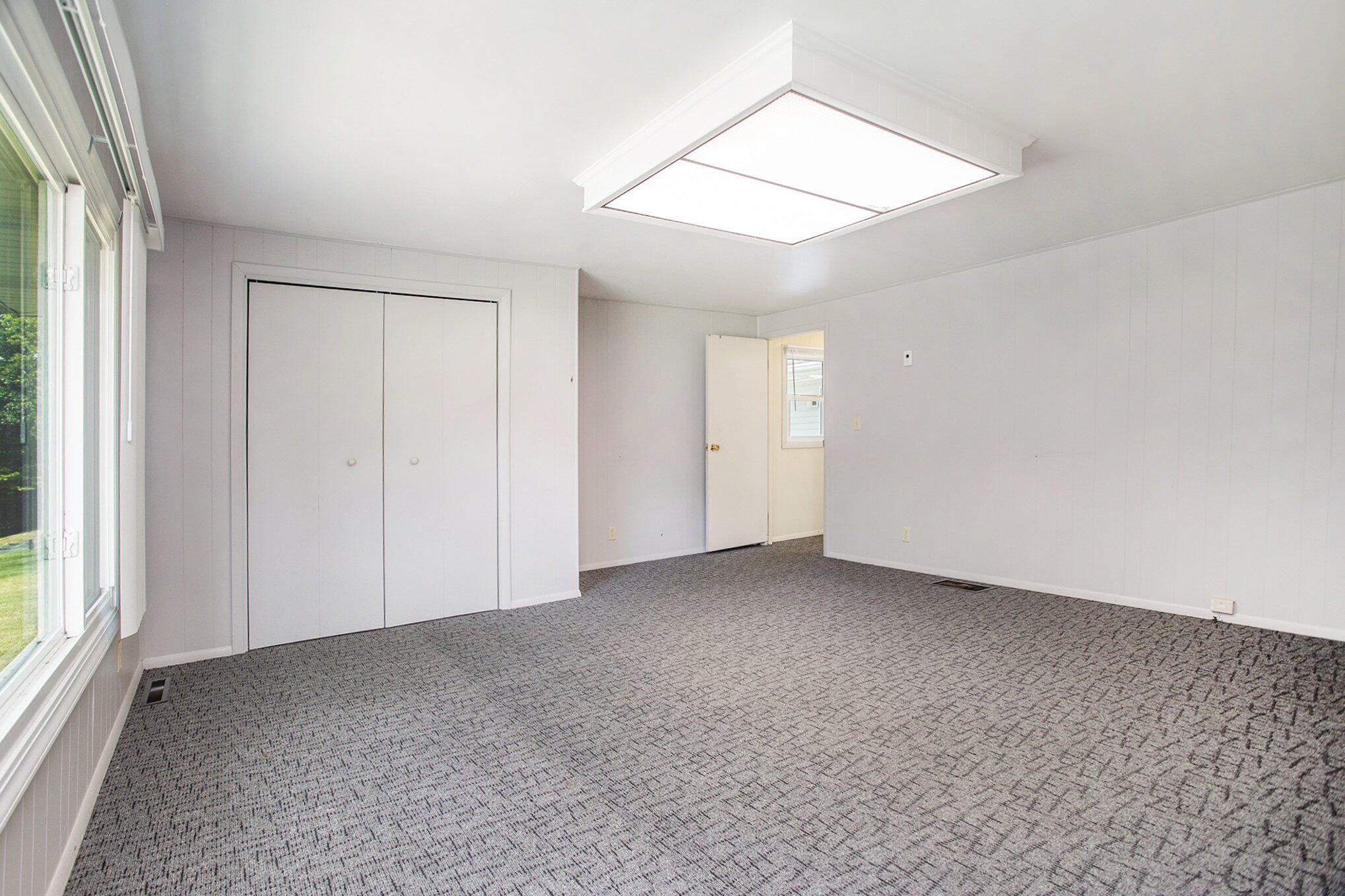 Springfield, Michigan 49037, United States, 3 Bedrooms Bedrooms, ,1 BathroomBathrooms,Residential,Active,44390