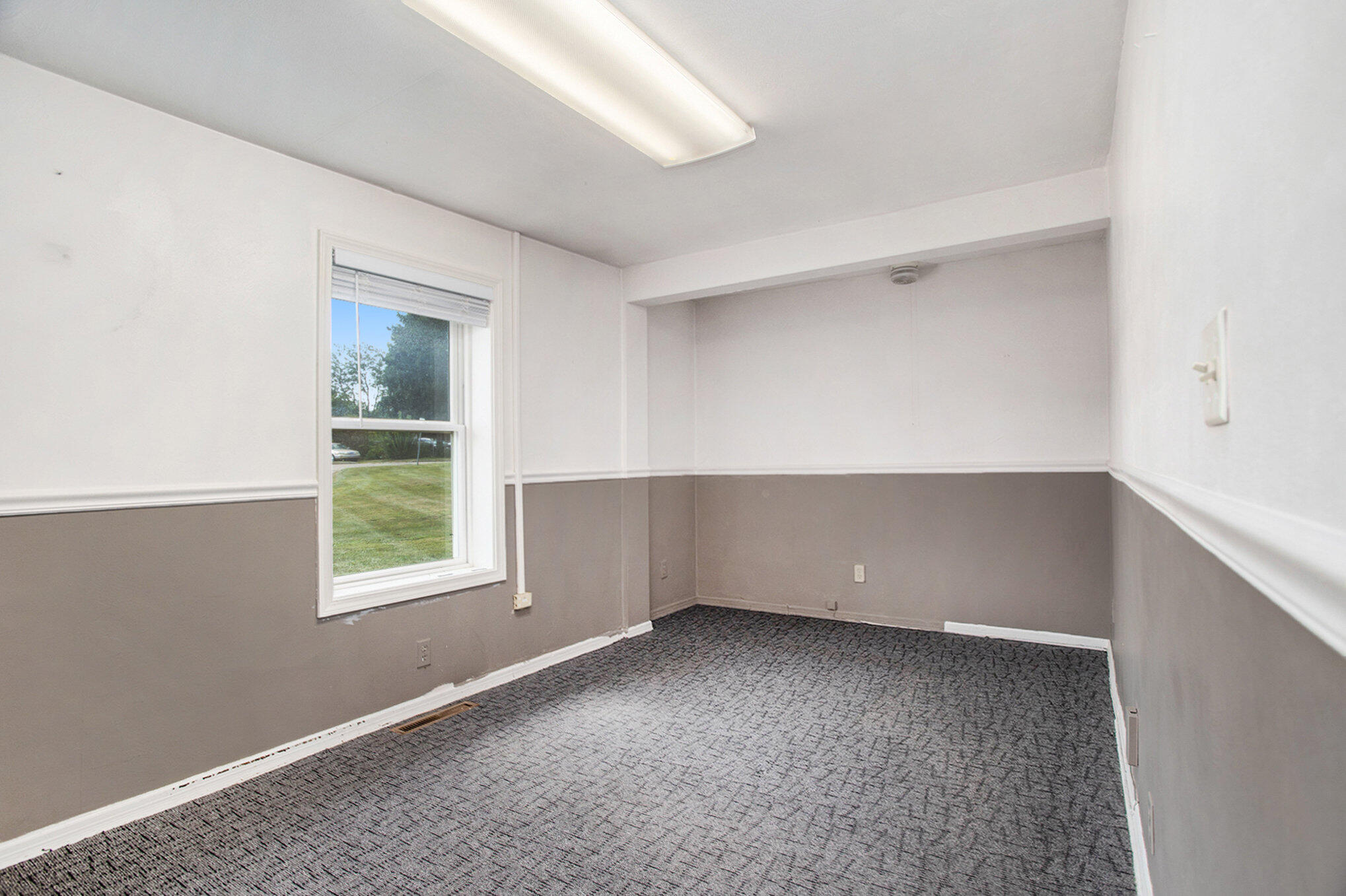 Springfield, Michigan 49037, United States, 3 Bedrooms Bedrooms, ,1 BathroomBathrooms,Residential,Active,44390