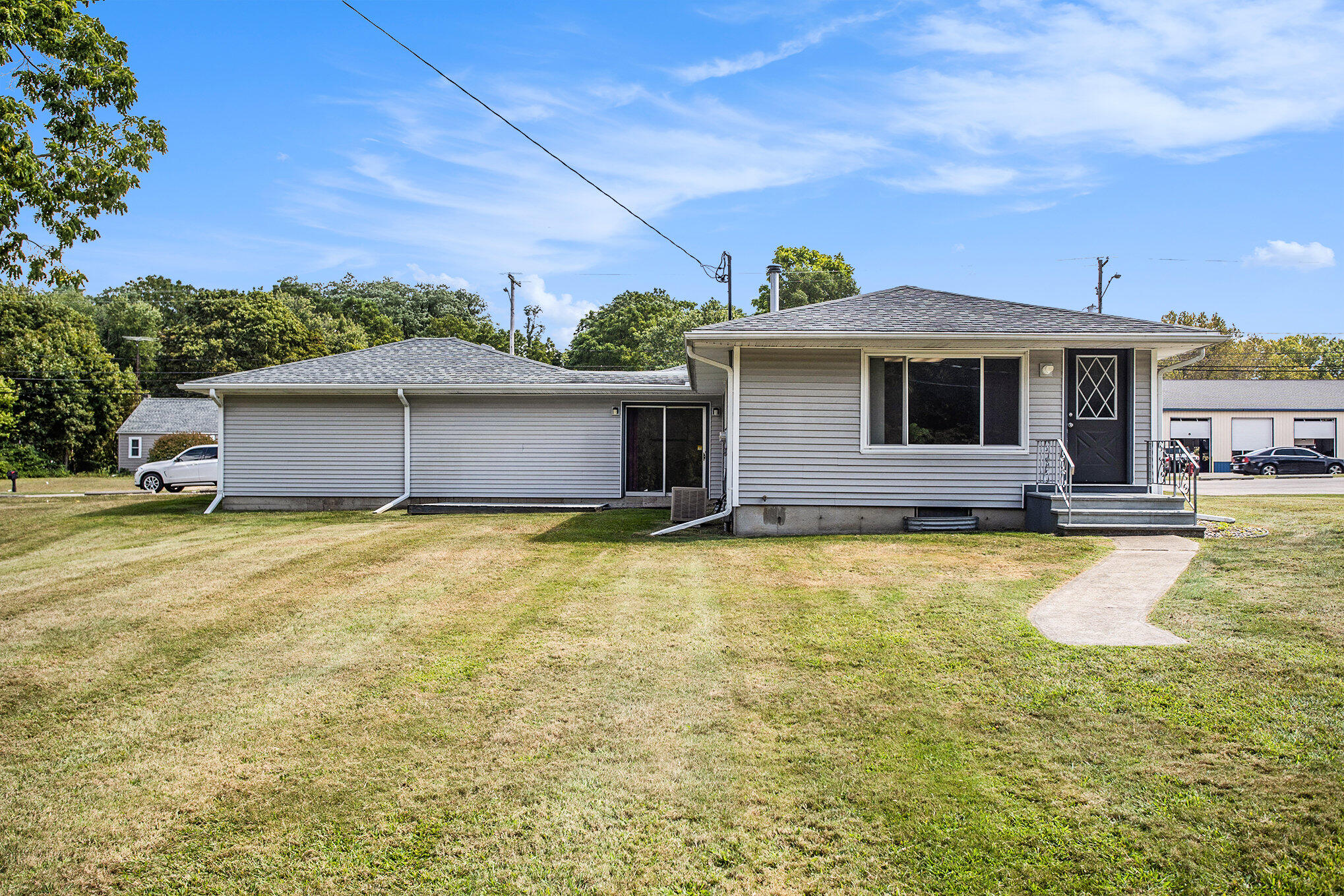 Springfield, Michigan 49037, United States, 3 Bedrooms Bedrooms, ,1 BathroomBathrooms,Residential,Active,44390