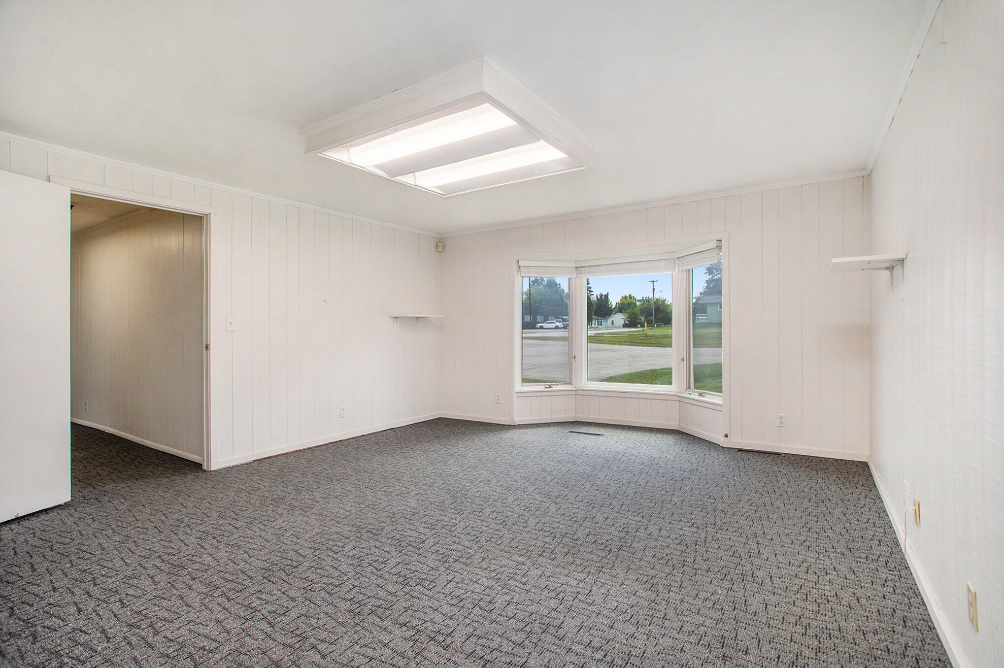 Springfield, Michigan 49037, United States, 3 Bedrooms Bedrooms, ,1 BathroomBathrooms,Residential,Active,44390