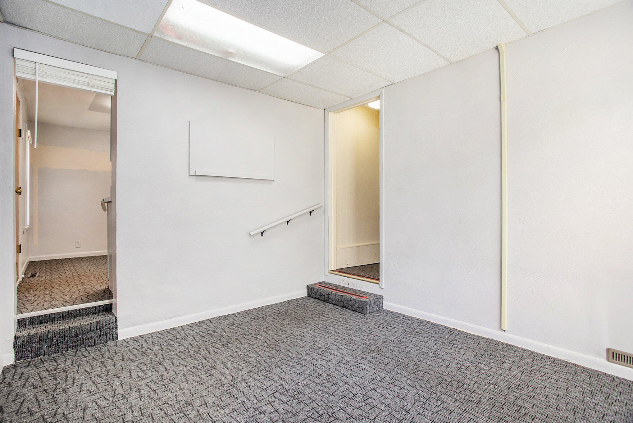 Springfield, Michigan 49037, United States, 3 Bedrooms Bedrooms, ,1 BathroomBathrooms,Residential,Active,44390