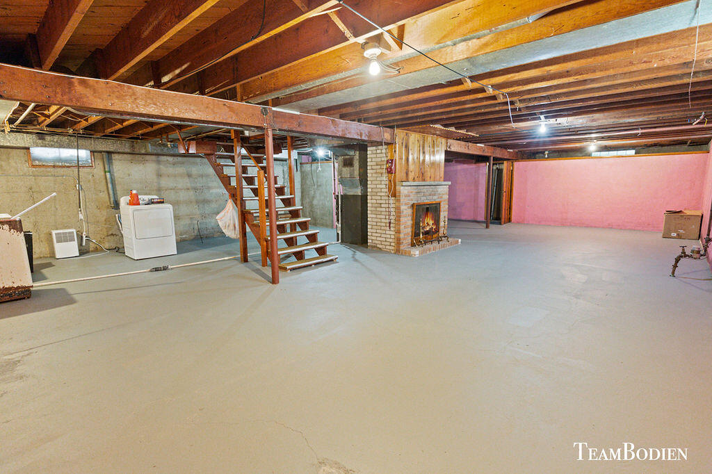 Photo 24 of 25 of 2613 Borglum Avenue NE house