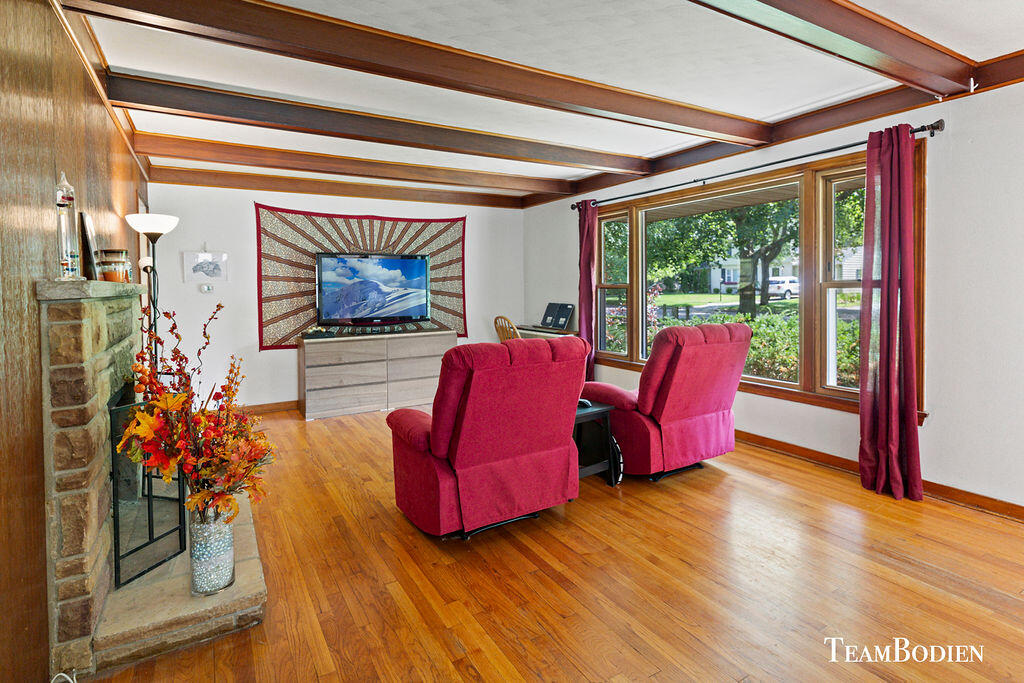 Photo 9 of 25 of 2613 Borglum Avenue NE house