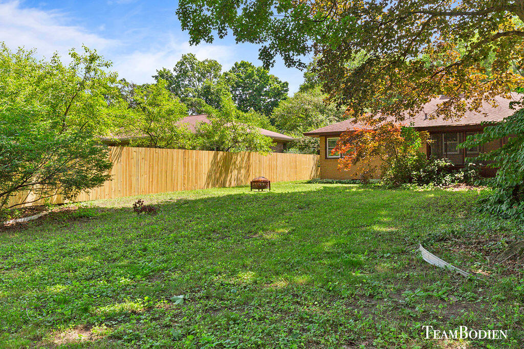 Photo 7 of 25 of 2613 Borglum Avenue NE house