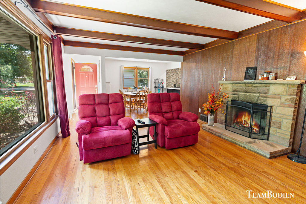 Photo 10 of 25 of 2613 Borglum Avenue NE house