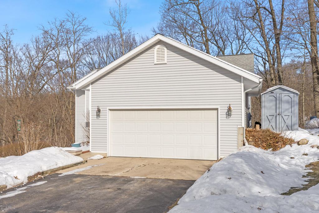 Photo of 13875 Rolling Creek Drive SE, Lowell, MI 49331 (MLS # 26005319)