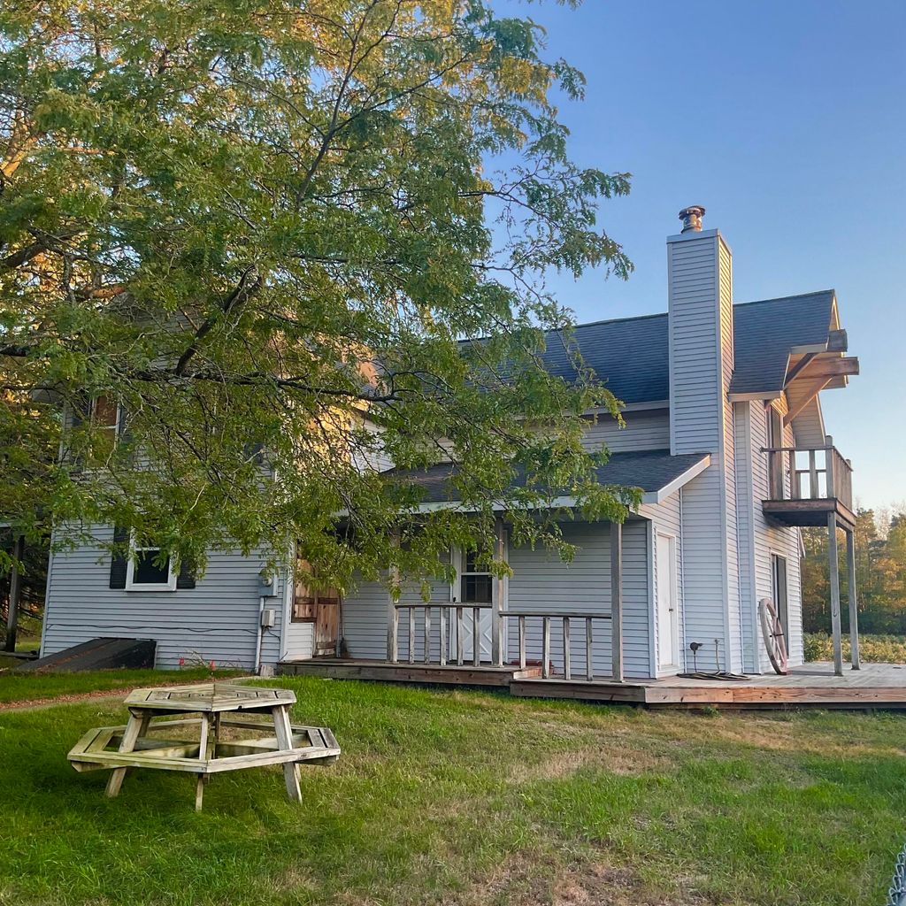 Photo of 11529 168th Avenue, Grand Haven, MI 49417 (MLS # 25041257)