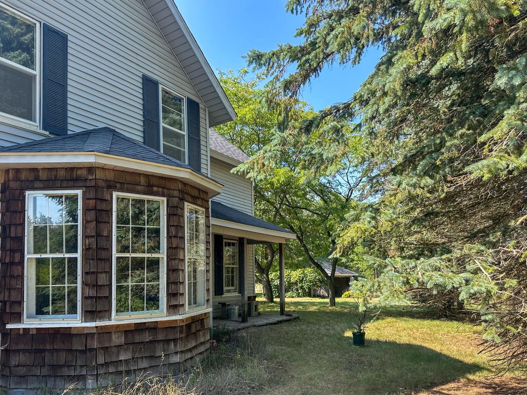Photo of 11529 168th Avenue, Grand Haven, MI 49417 (MLS # 25041257)