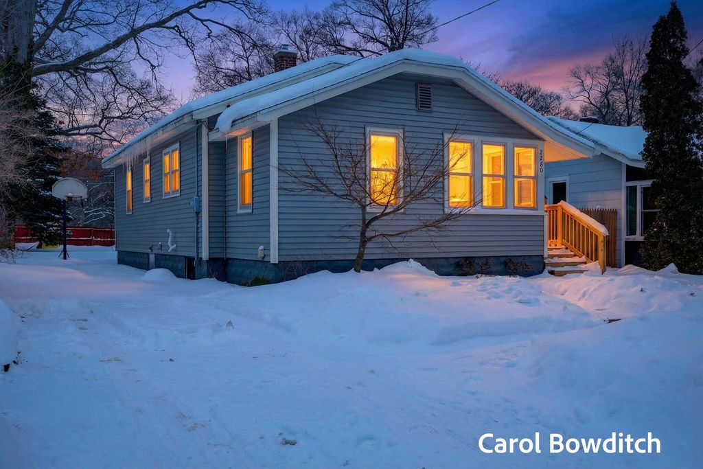 Photo of 2260 Estes Street, Muskegon, MI 49441 (MLS # 26002820)